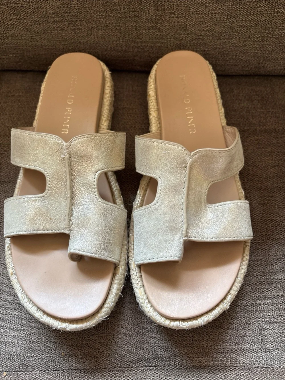 Donald Pliner Addara Shoes Womens Size 8 Gold Leather Slide Sandals Espadrille